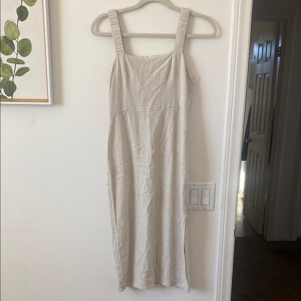 Elegant Cream Sleeveless Dress